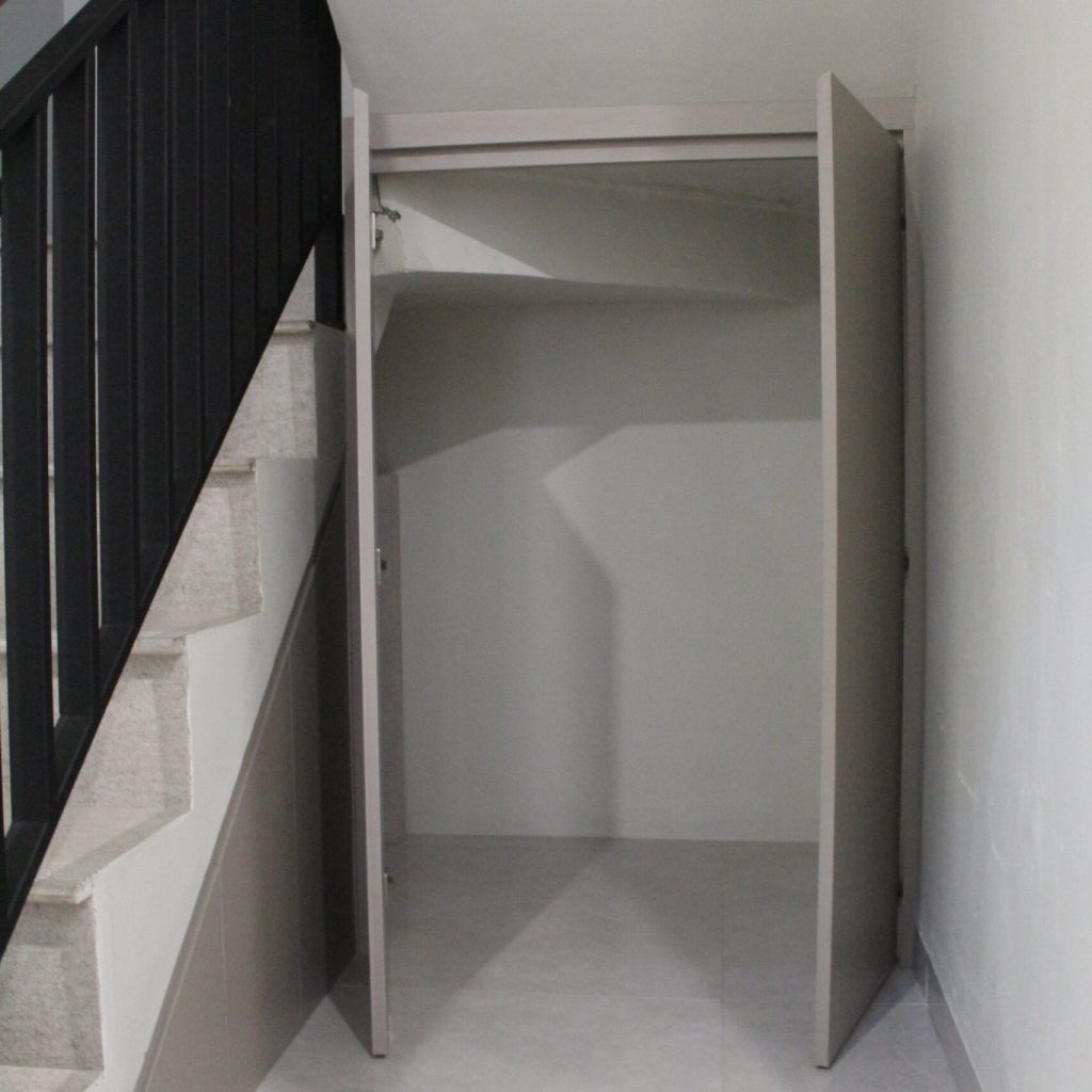 Kabinet Bawah Tangga
