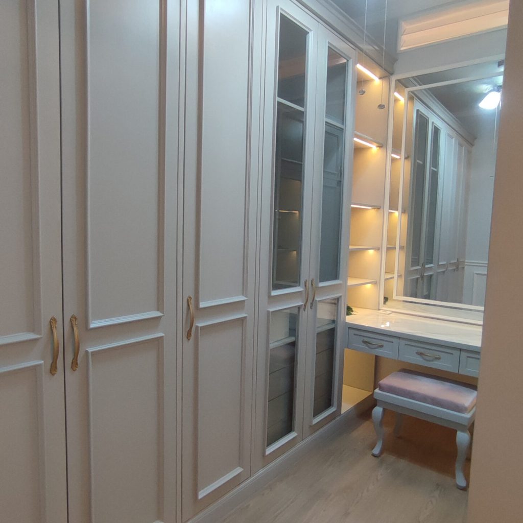Walk In Closet