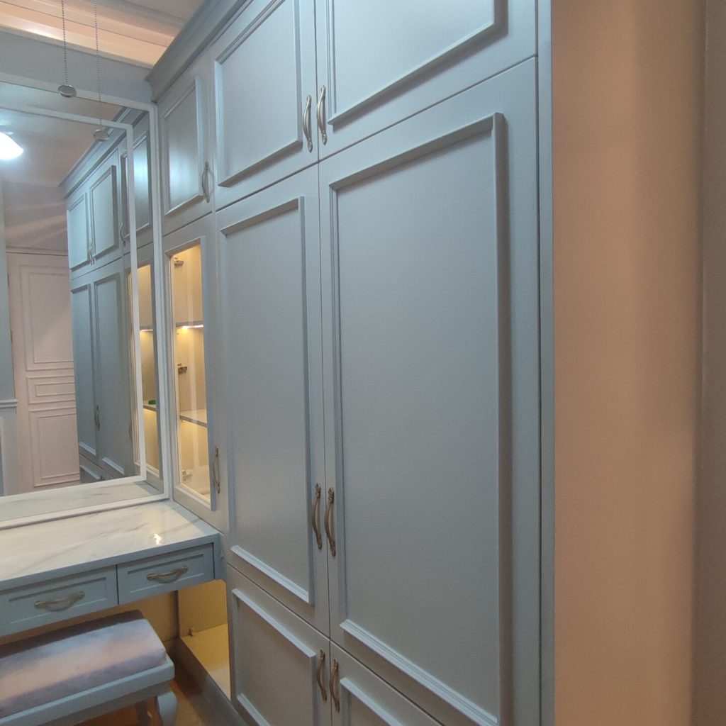 Walk In Closet